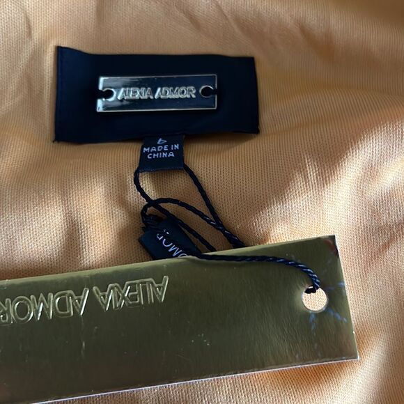 NWT Alexia Admor Reese One Shoulder Cut out Dress Sz L - Picture 7 of 7